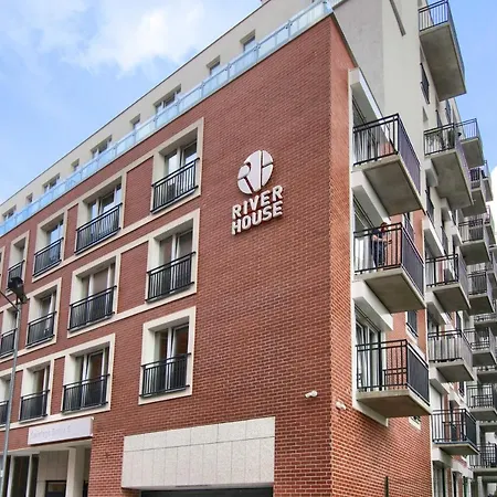 In - River House Apartmanhotel