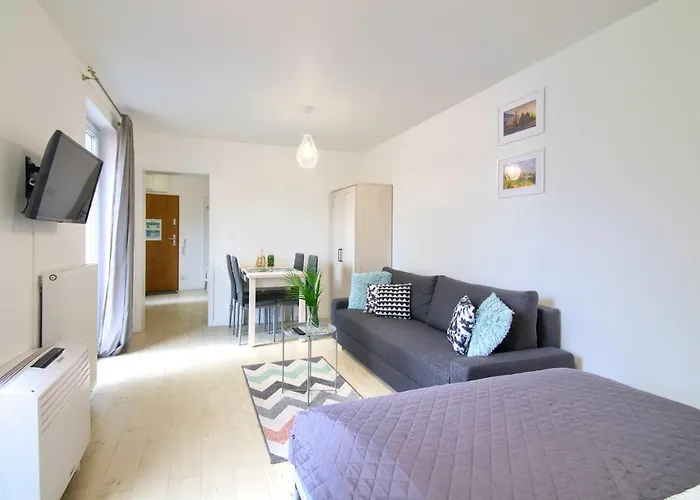 In - River House Hotel apartamentowy